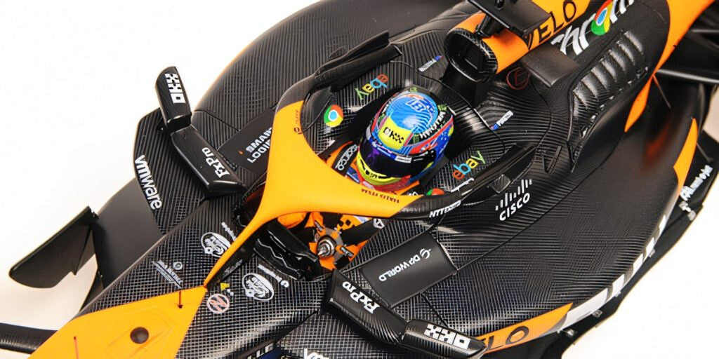 Minichamps Mclaren F1 Team MCL38 Orange O. Piastri Emilia Romagna GP 2024 1:18
