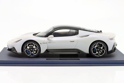 Maserati 2020 MC20 Bianco Audace Matte White 1:12 WITH DISPLAY