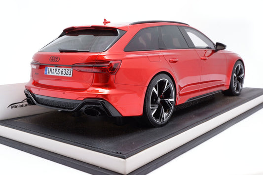 Motorhelix 2021 Audi RS6 Avant C8 Tango Red 1:12 WITH DISPLAY
