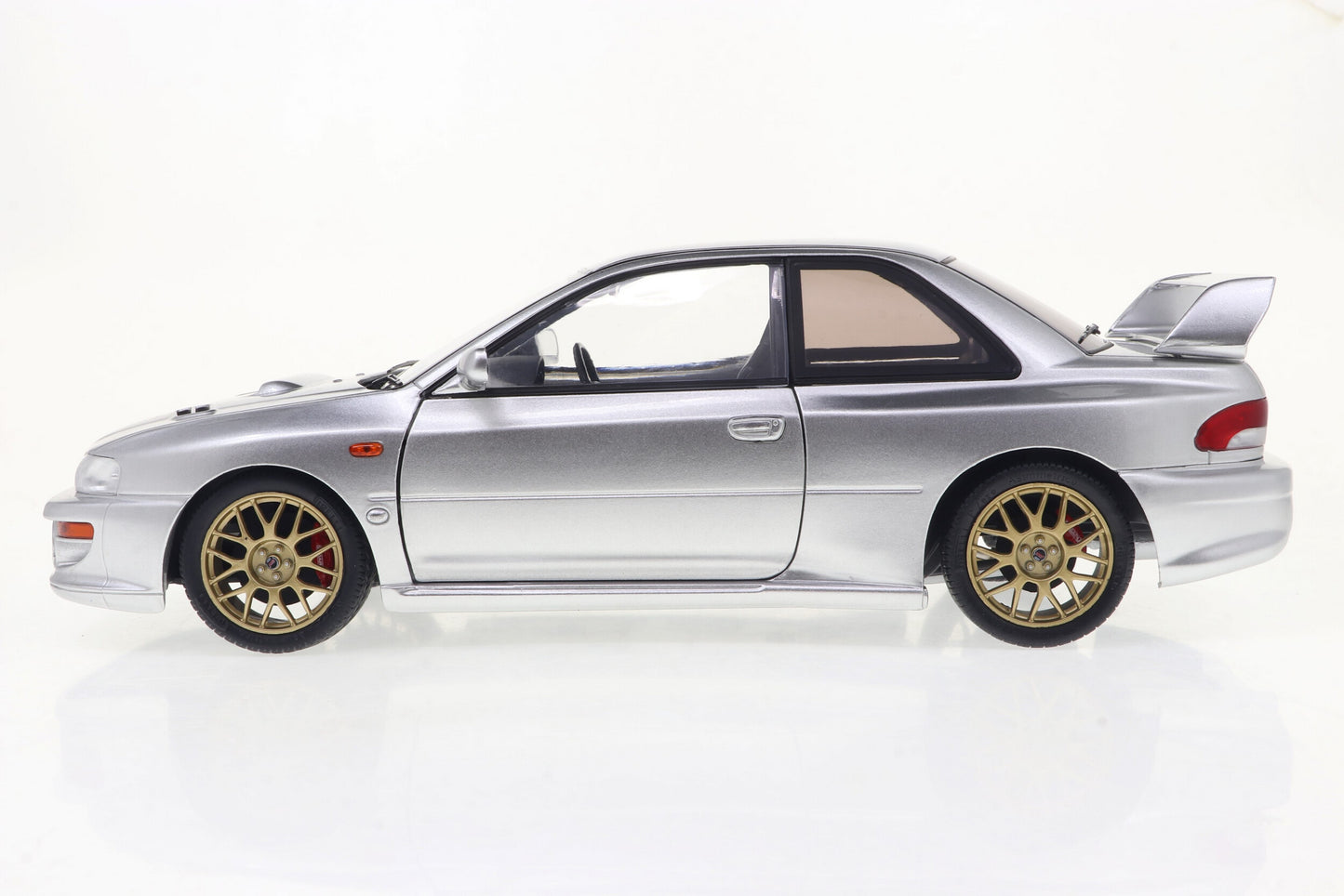 Solido 1998 Subaru Impreza 22B Silver 1:18