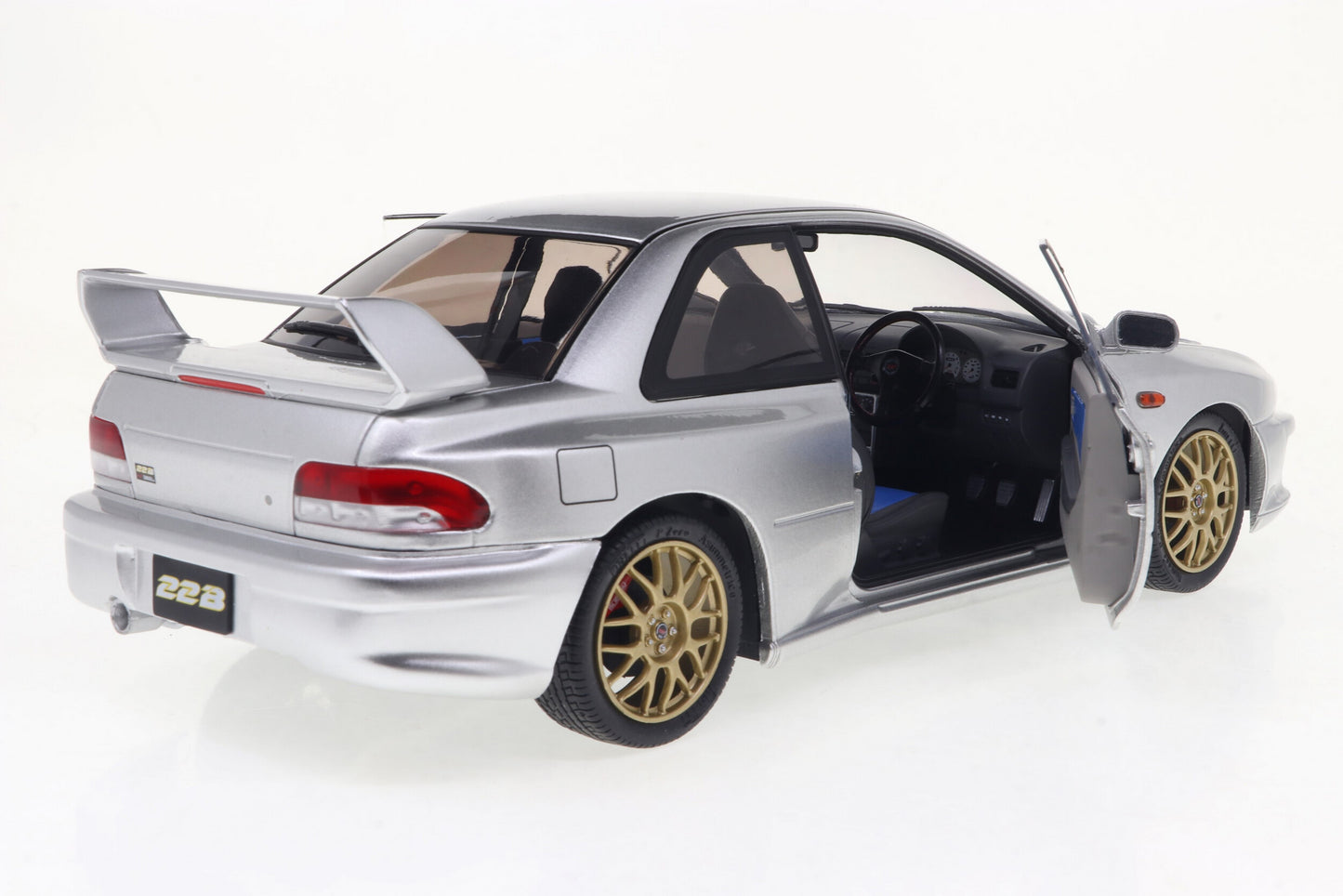 Solido 1998 Subaru Impreza 22B Silver 1:18