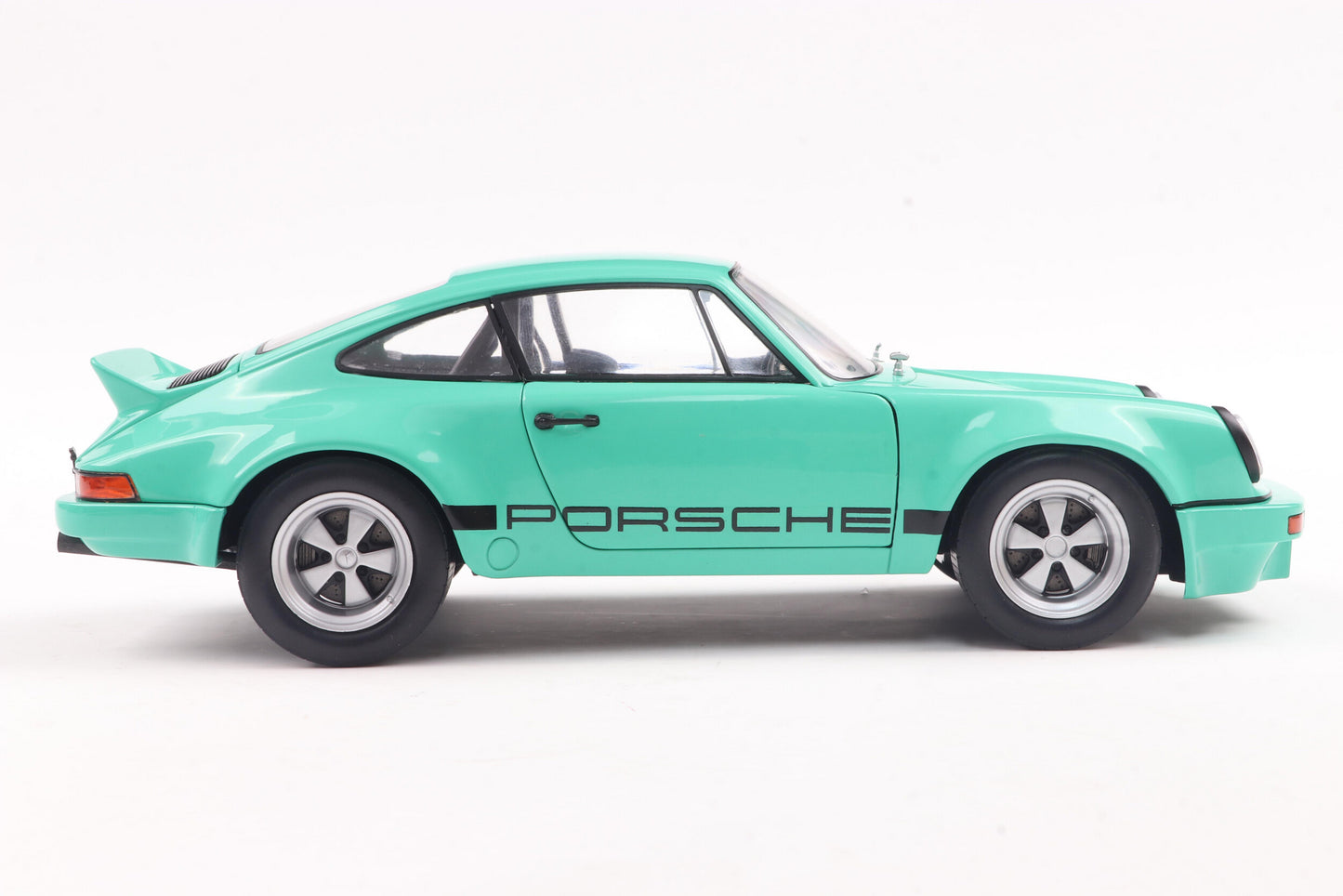 Solido 1974 Porsche 911 RS 3.0L Coupe IROC Daytona Green 1:18