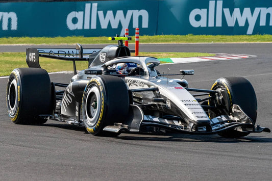 Spark-Model Cadillac F1 Team TBC #77 Australian GP 2026 (Bottas) 1:18 WITH DISPLAY