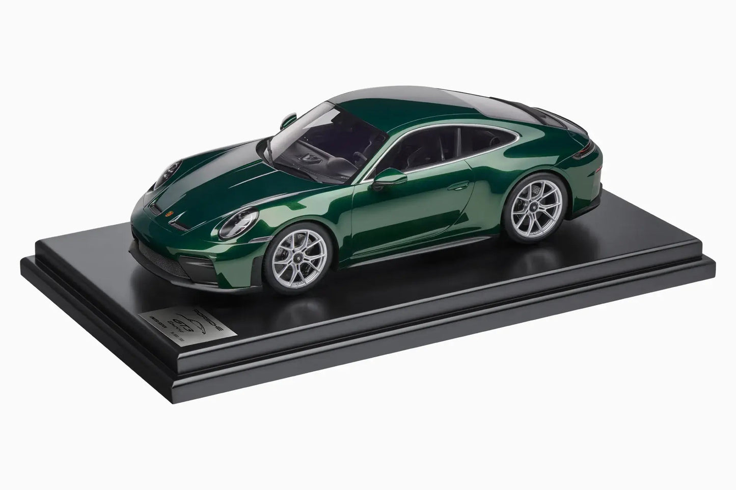 Spark-Model 2025 Porsche 911 (992.2) GT3 Touring Neo Oak Green 1:12