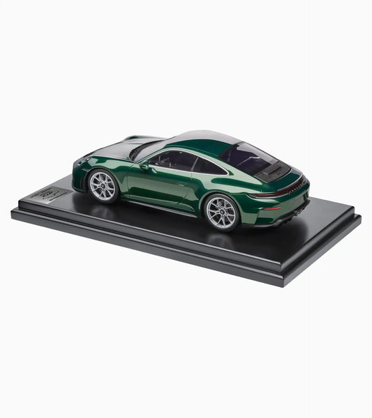 Spark-Model 2025 Porsche 911 (992.2) GT3 Touring Neo Oak Green 1:12